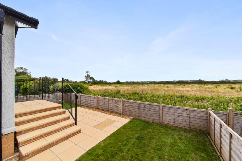 Grantham, Lincolnshire, NG32 photo 3