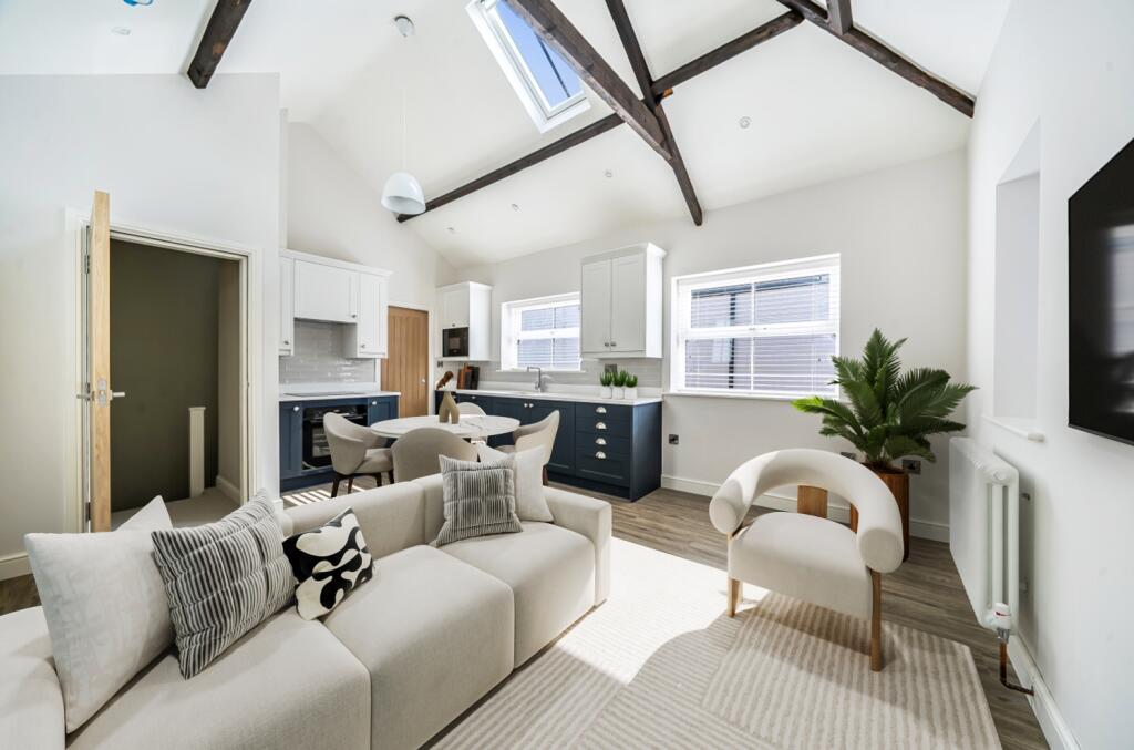 Main image of property: Mews House, 4 Princes Square, Harrogate HG1 1LX