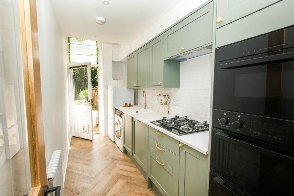 Apartment in Bath, Newbridge - View 4