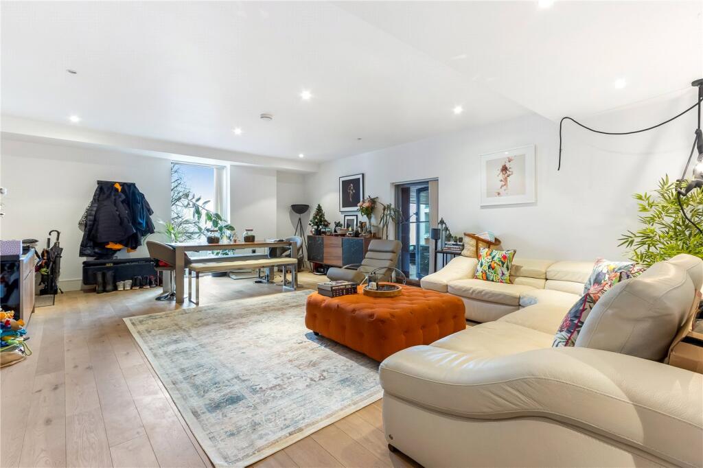 Apartment in London - View 5