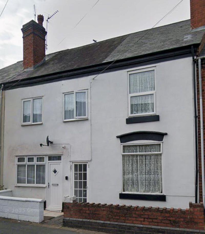 Main image of property: 25 Farm Road, Oldbury, West Midlands, B68 8RB