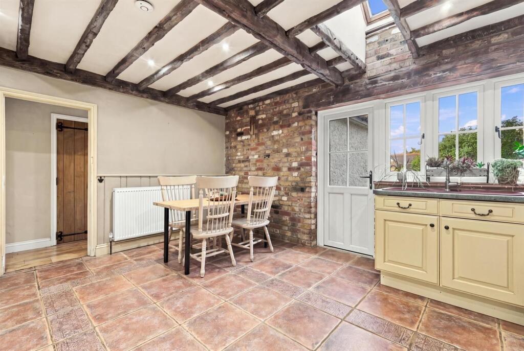 Oak Road, Crays Hill, Billericay photo 4