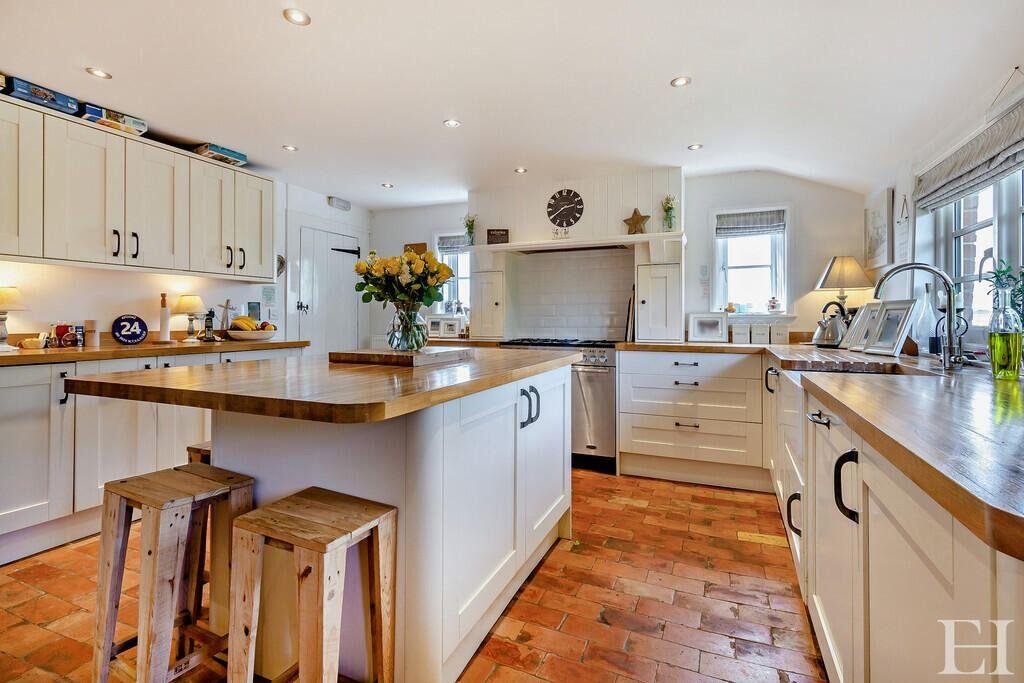 House in Ipswich - View 5