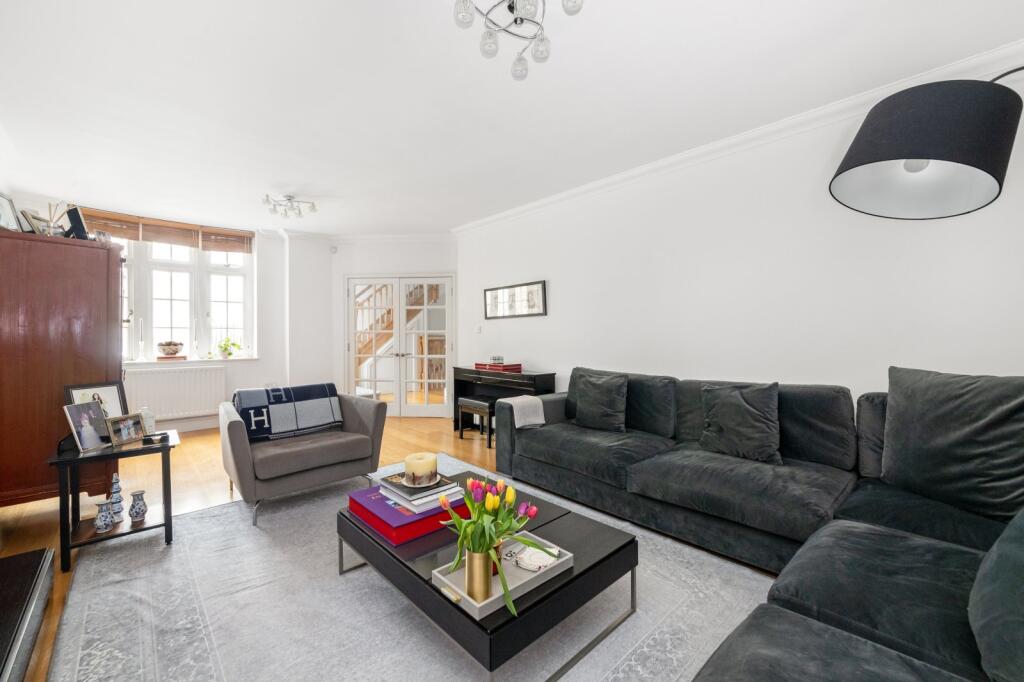 Main image of property: Queen's Gate Place Mews, London, SW7