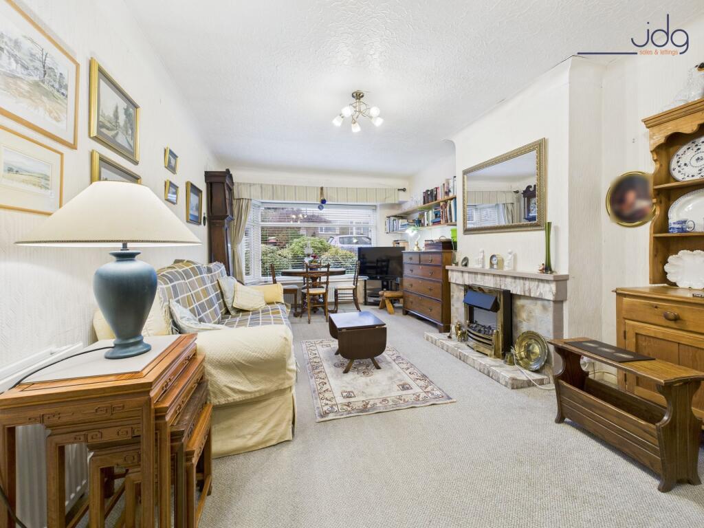 Piccadilly, Scotforth | Extended Two-Bed Bungalow with Private Garden and Conservatory! photo 3