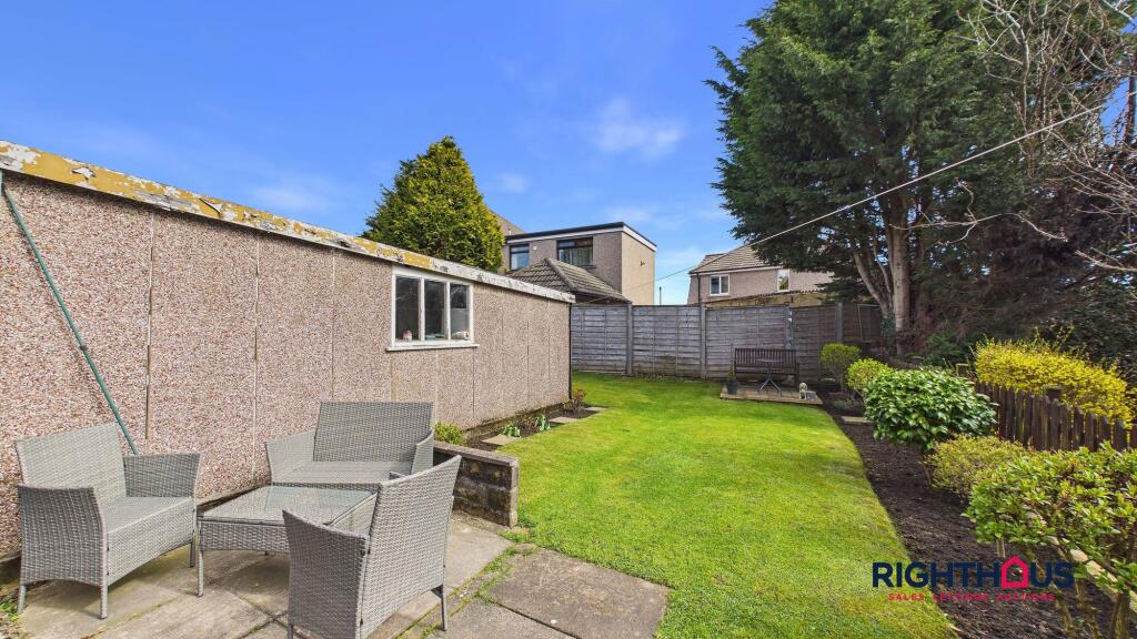 House in Bradford - View 4