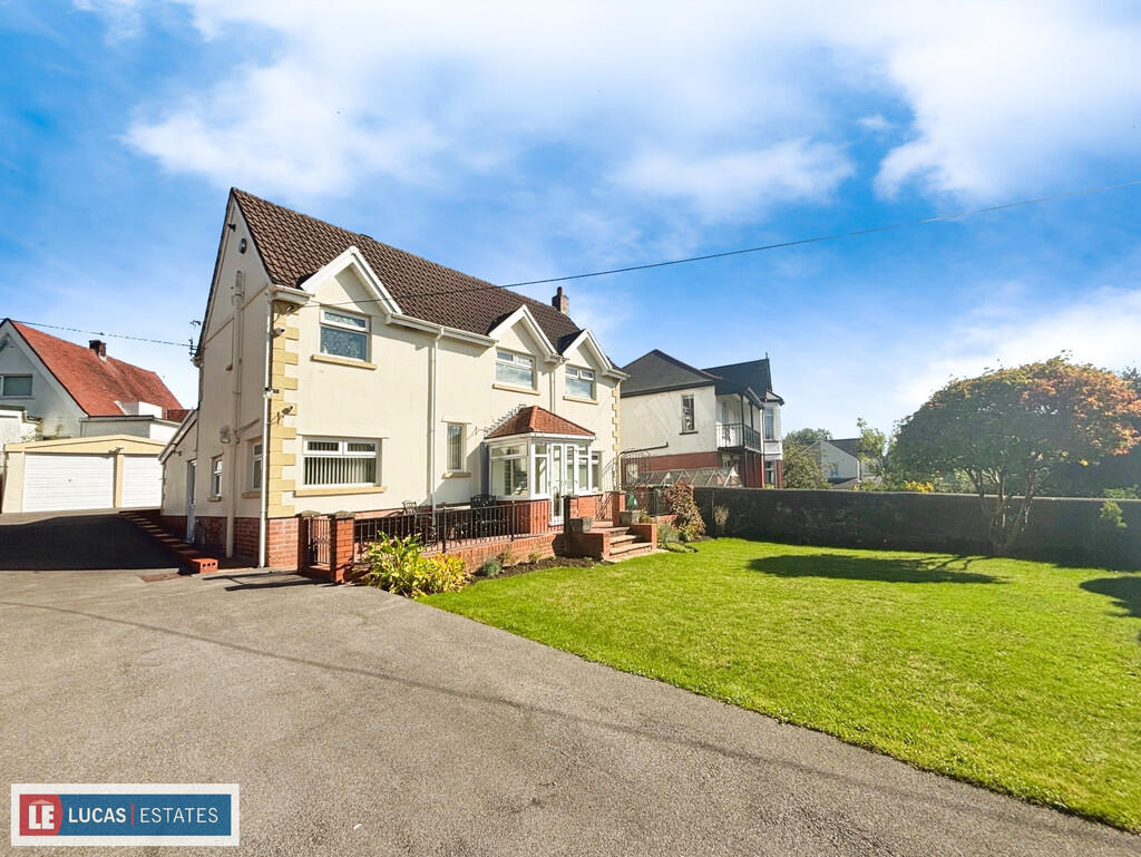 3-bed detached on The Walk, Ystrad Mynach, £425,000