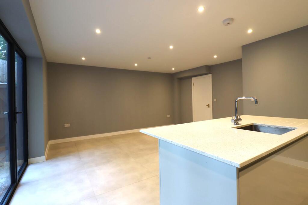 House in Swindon - View 4