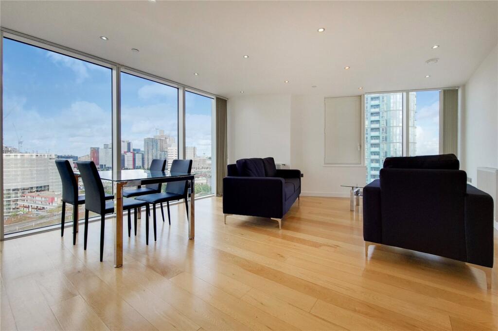 Main image of property: 158 High Street, London, E15