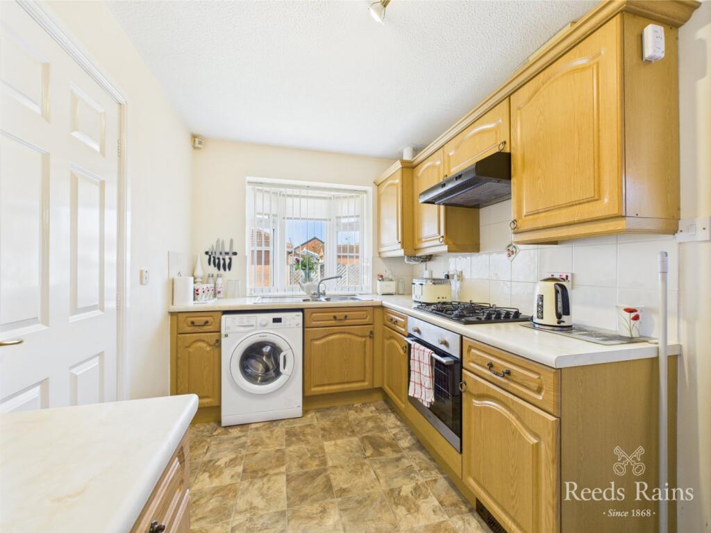 Woburn Close, Bridlington, East Yorkshire, YO16 photo 3