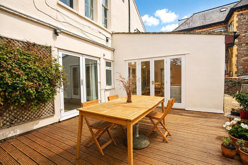Apartment in Bristol - View 4