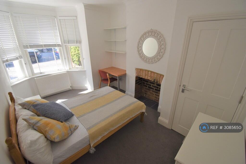 House in Reading - View 5