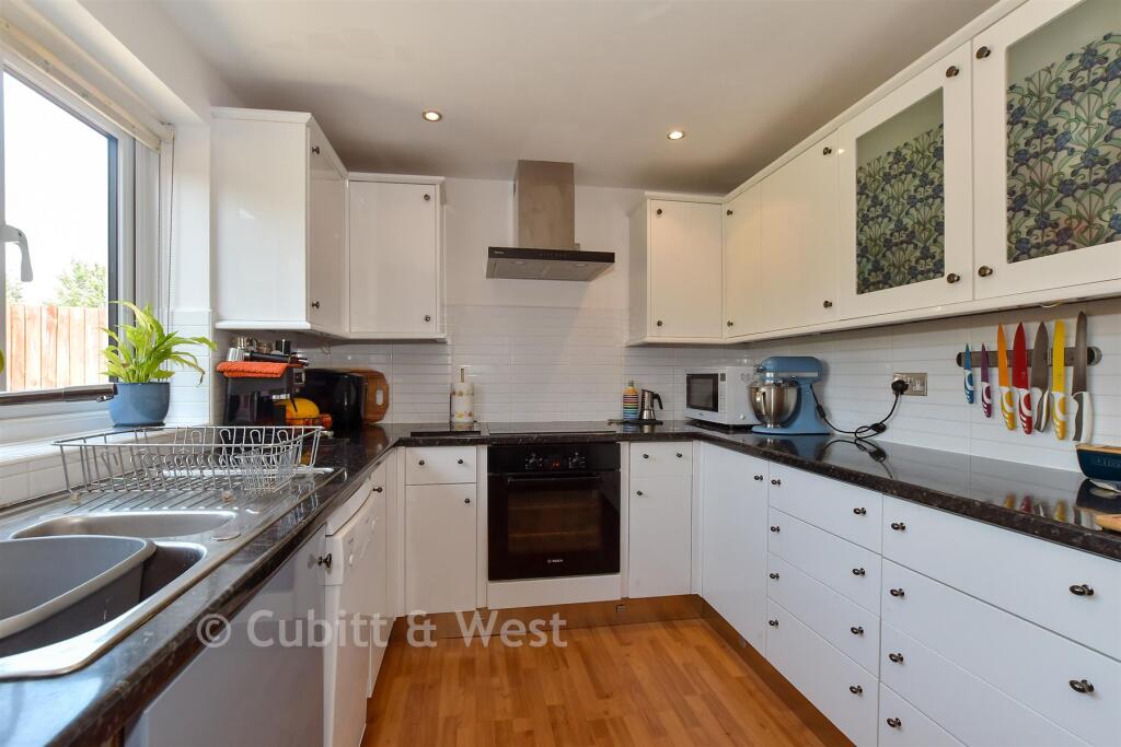 House in Crawley, West Green - View 4