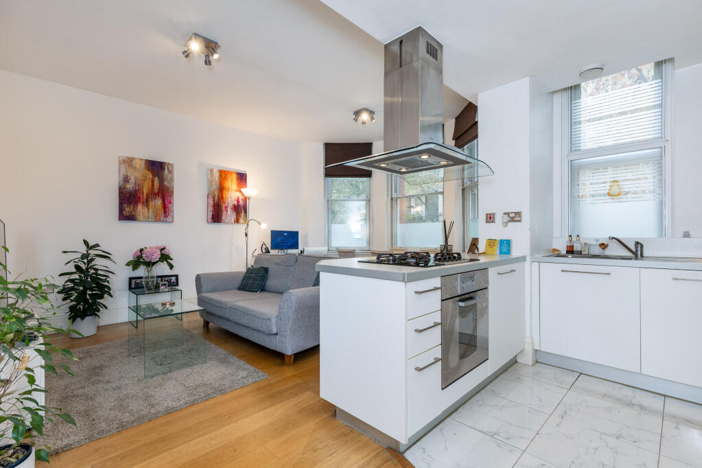 Nevern Mansions, Nevern Square, London, SW5 photo 3