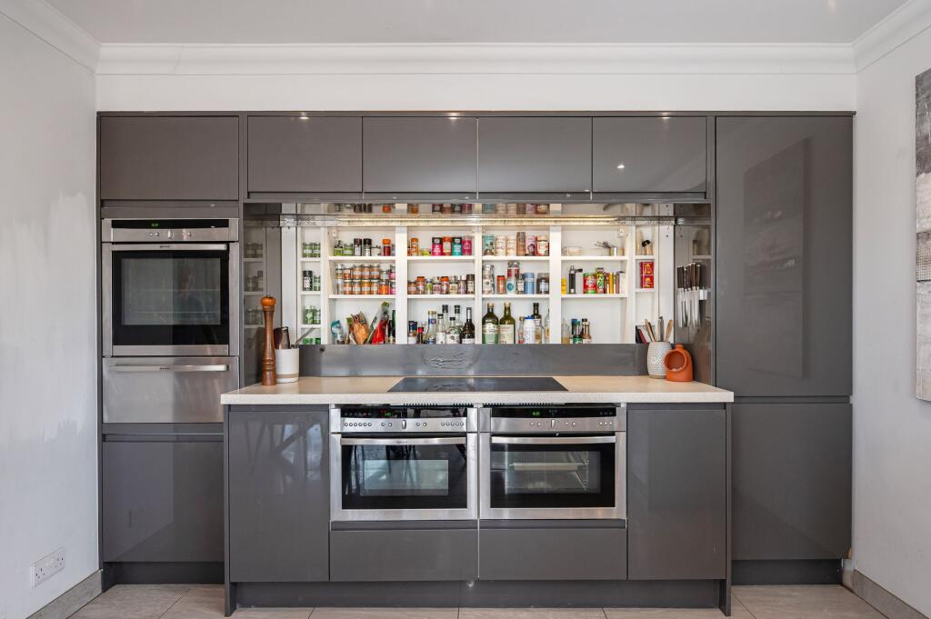 House in Portsmouth - View 3