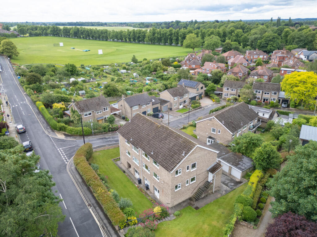2-bed flat on St. James Mount, York, £290,000