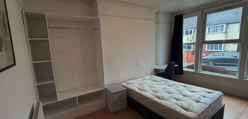 House in Leeds, West Yorkshire - More