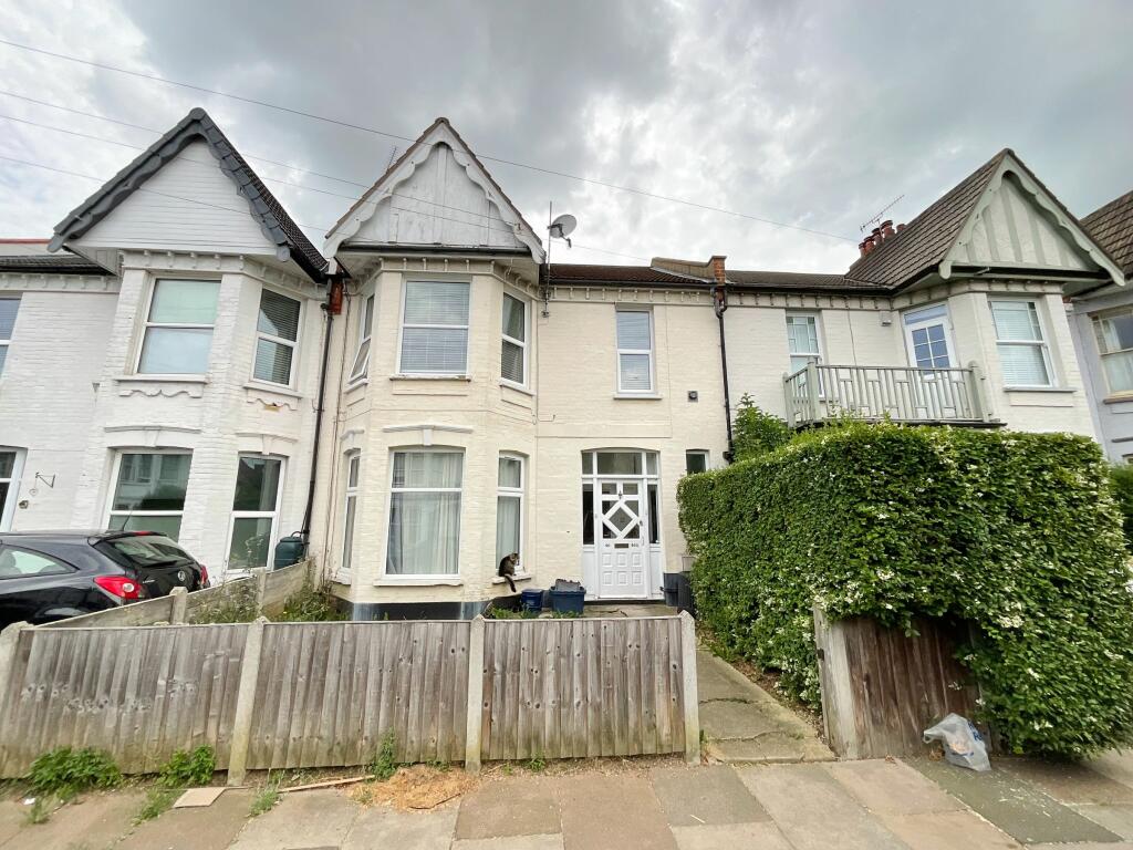 Apartment in Southend-on-Sea, Essex - View 2