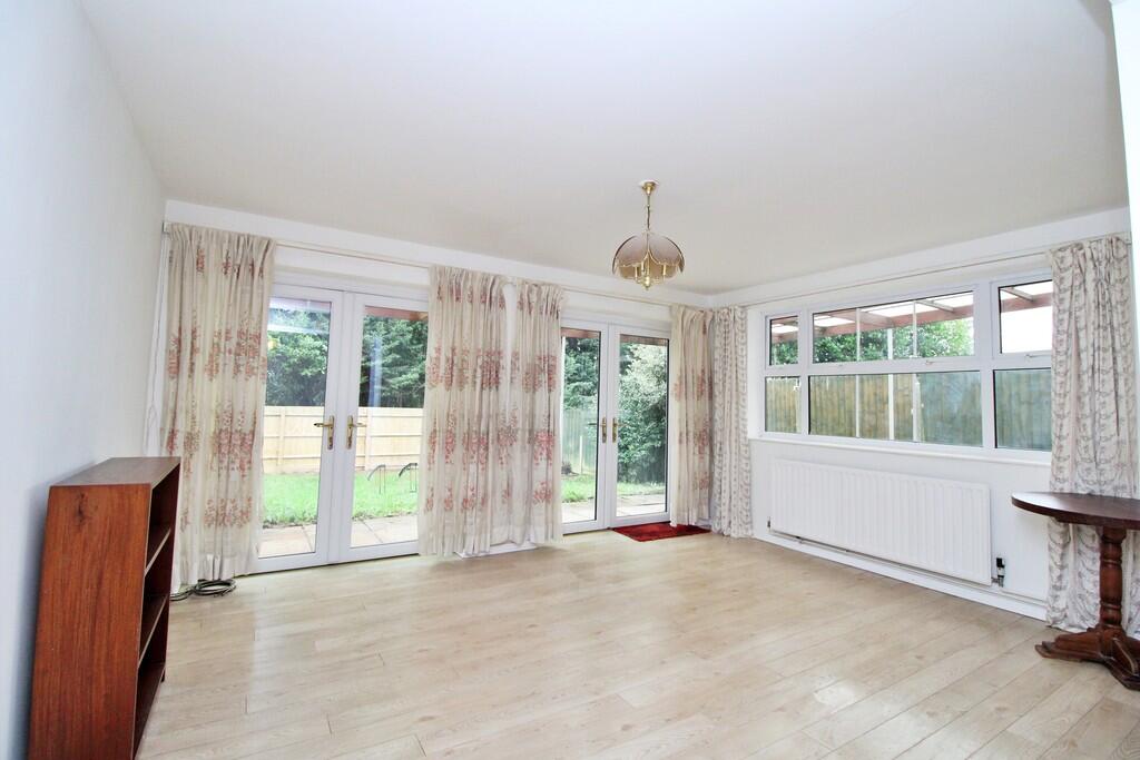 Moat Farm Drive, Hillmorton  photo 4