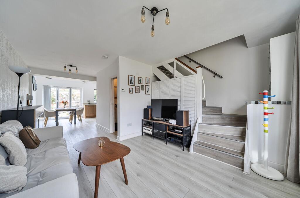 House in Twickenham - View 3