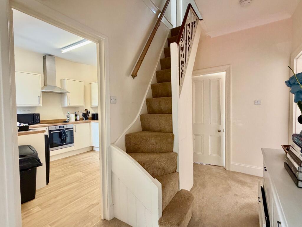 Apartment in Torquay - More