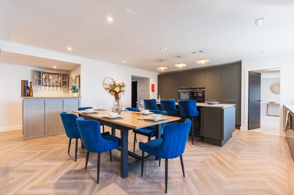House in North East Derbyshire, Marsh Lane, Eckington - More