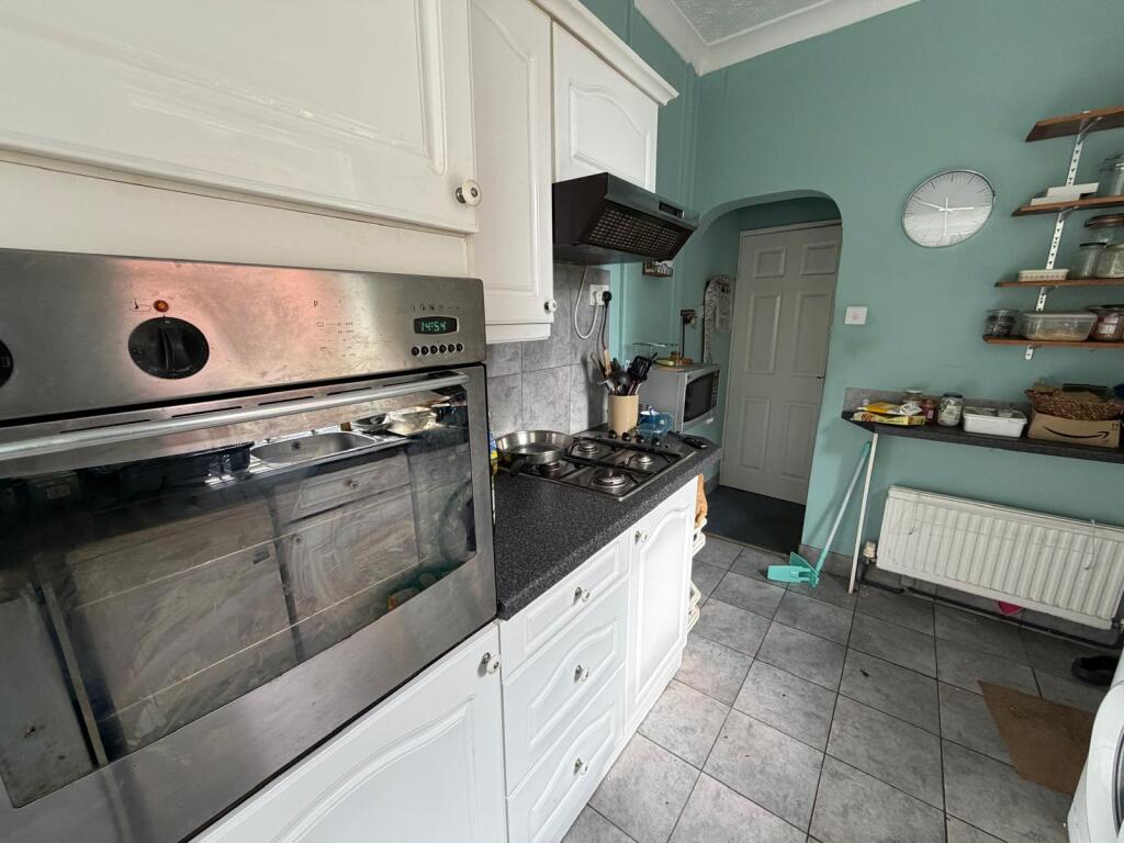 14 Hough Lane, Bromley Cross, Bolton, Lancashire BL7 9DA photo 4