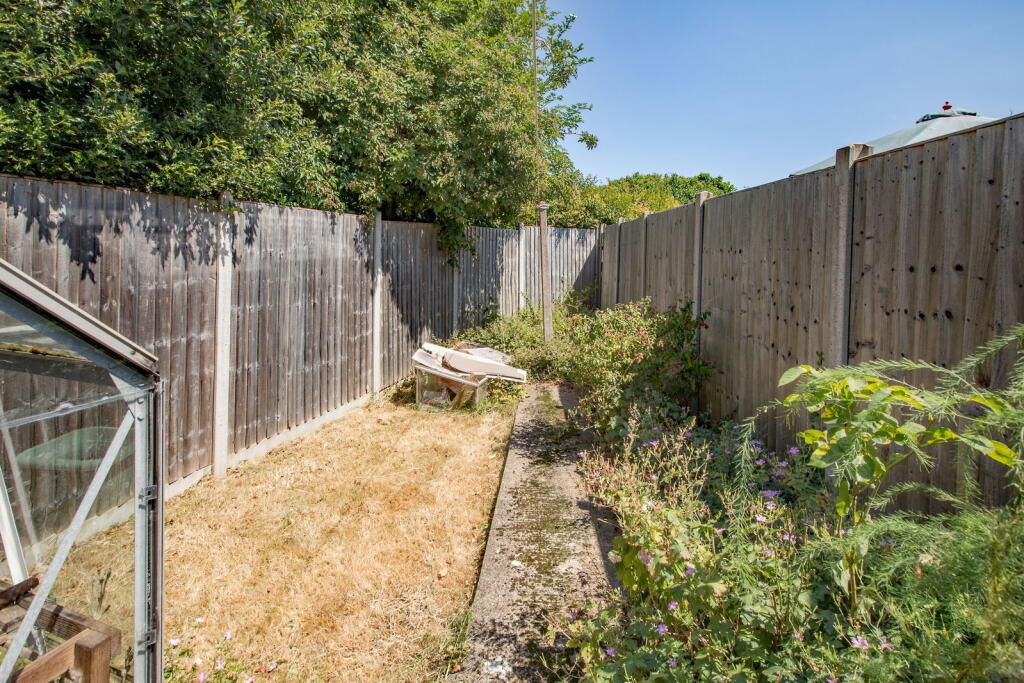 House in Northampton, North Northamptonshire - View 5
