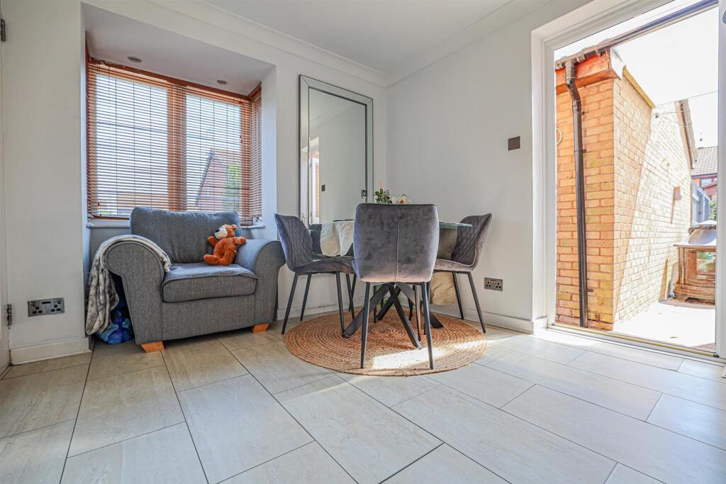 House in St Albans - View 3