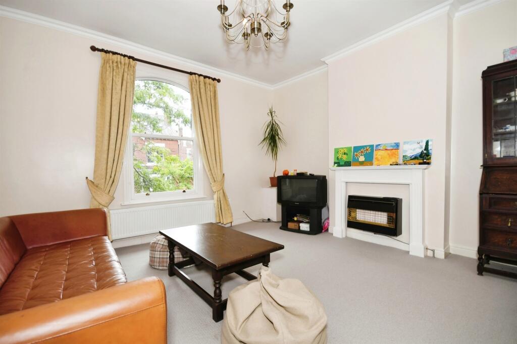 Apartment in Sheffield, South Yorkshire - View 3