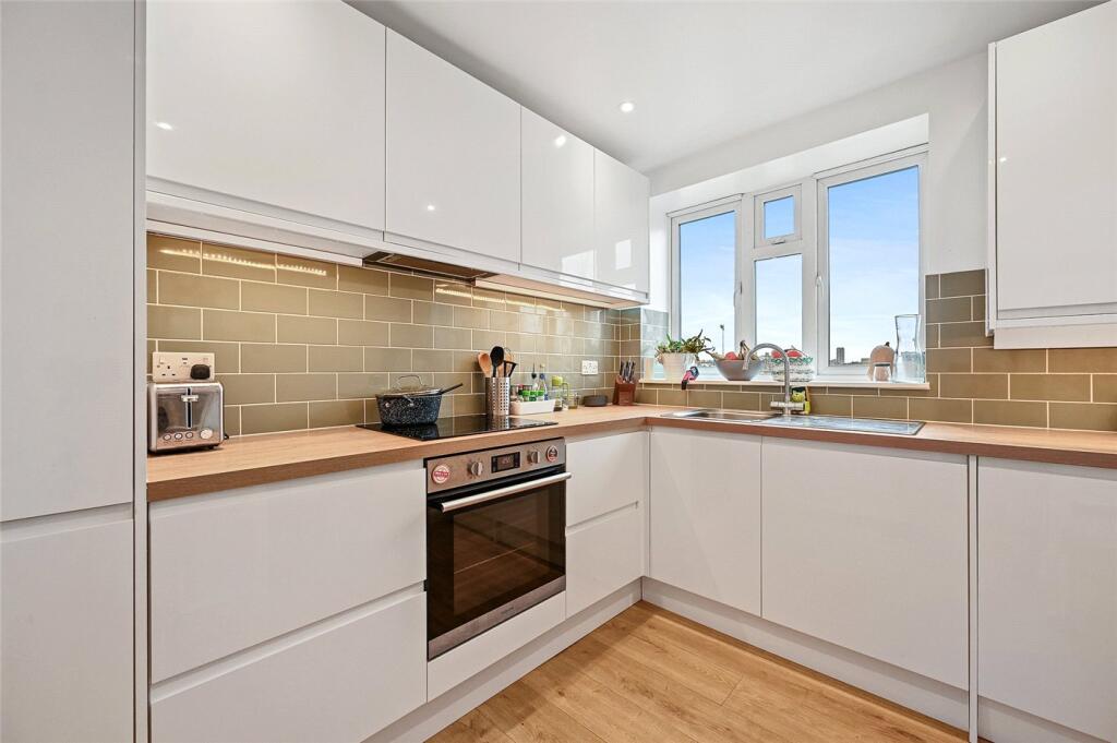 Apartment in London, Shepherd's Bush - View 2