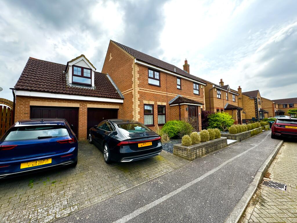 Main image of property: Curzon Place, Old Farm Park, MILTON KEYNES