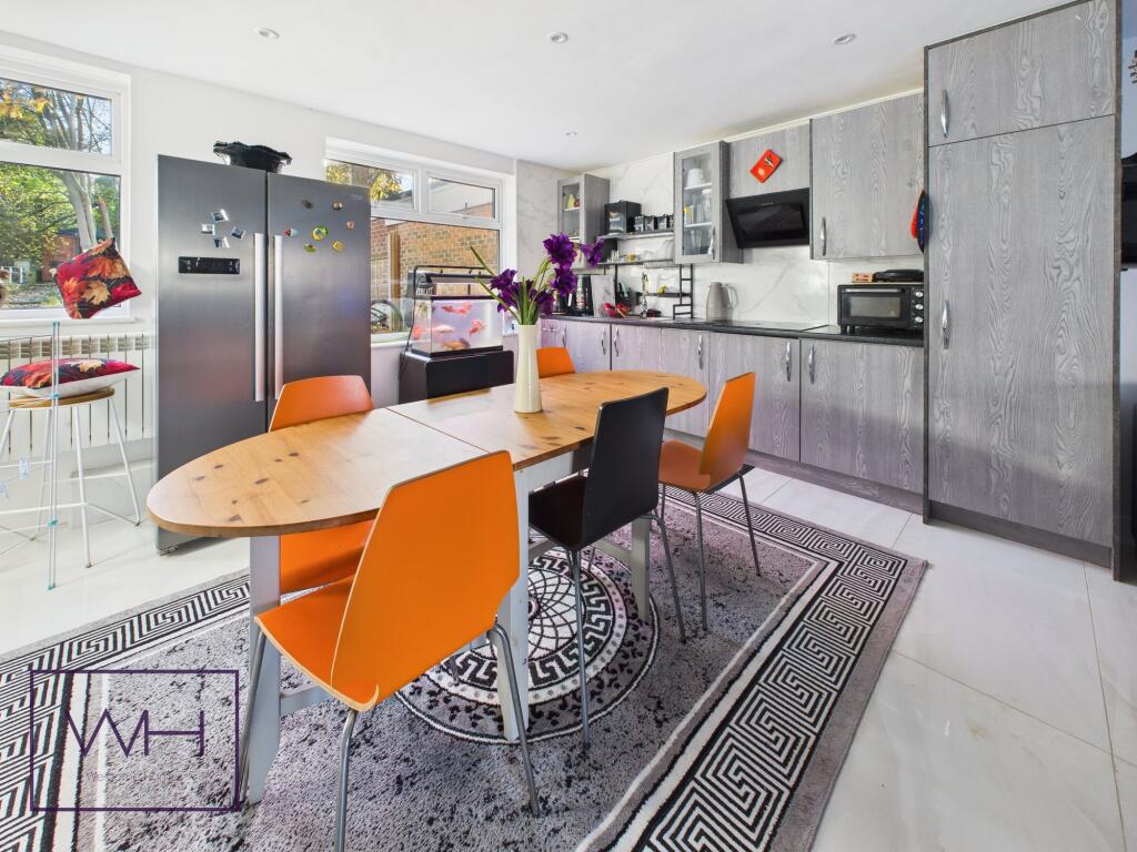 House in Rotherham, Clifton - View 4