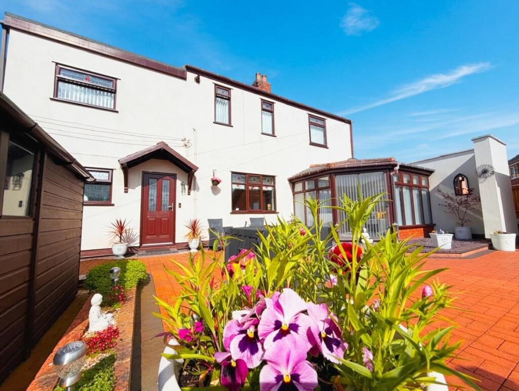 Main image of property: Hill Street, Rhostyllen, Wrexham