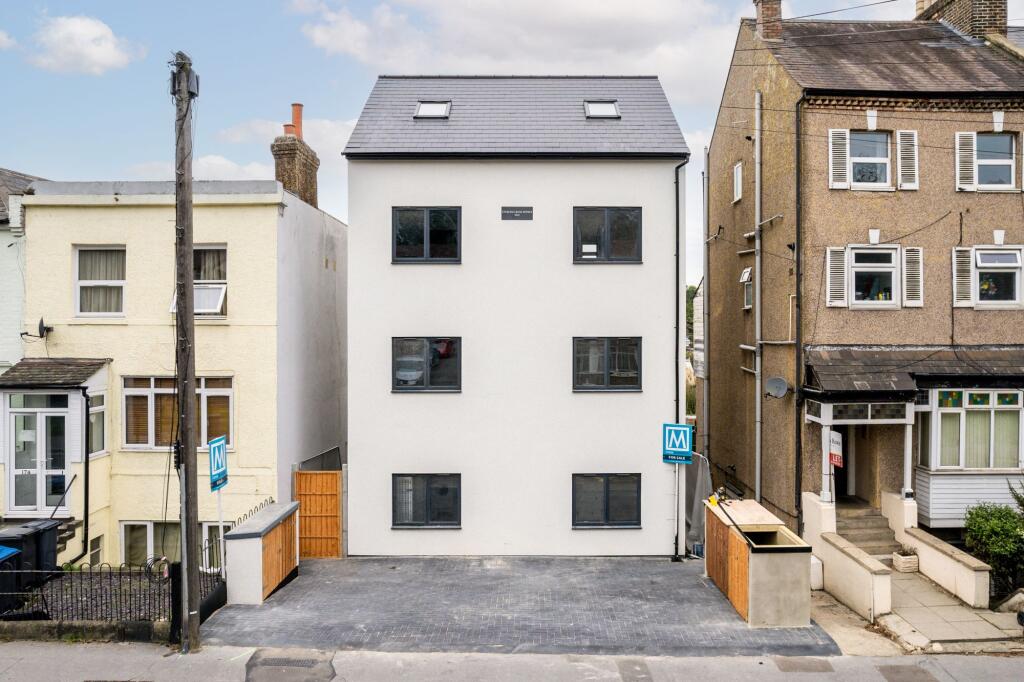 Main image of property: Selsdon Road, South Croydon, CR2