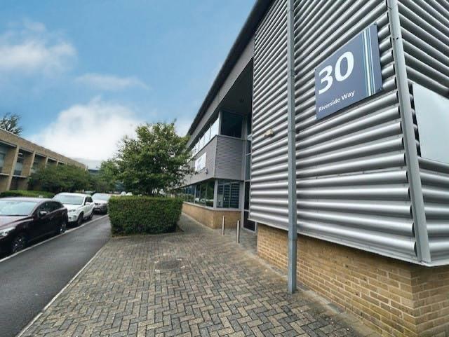 30 Riverside Way