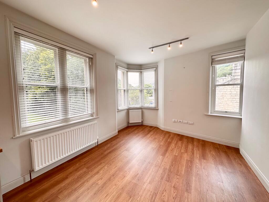 Apartment in Halifax - More