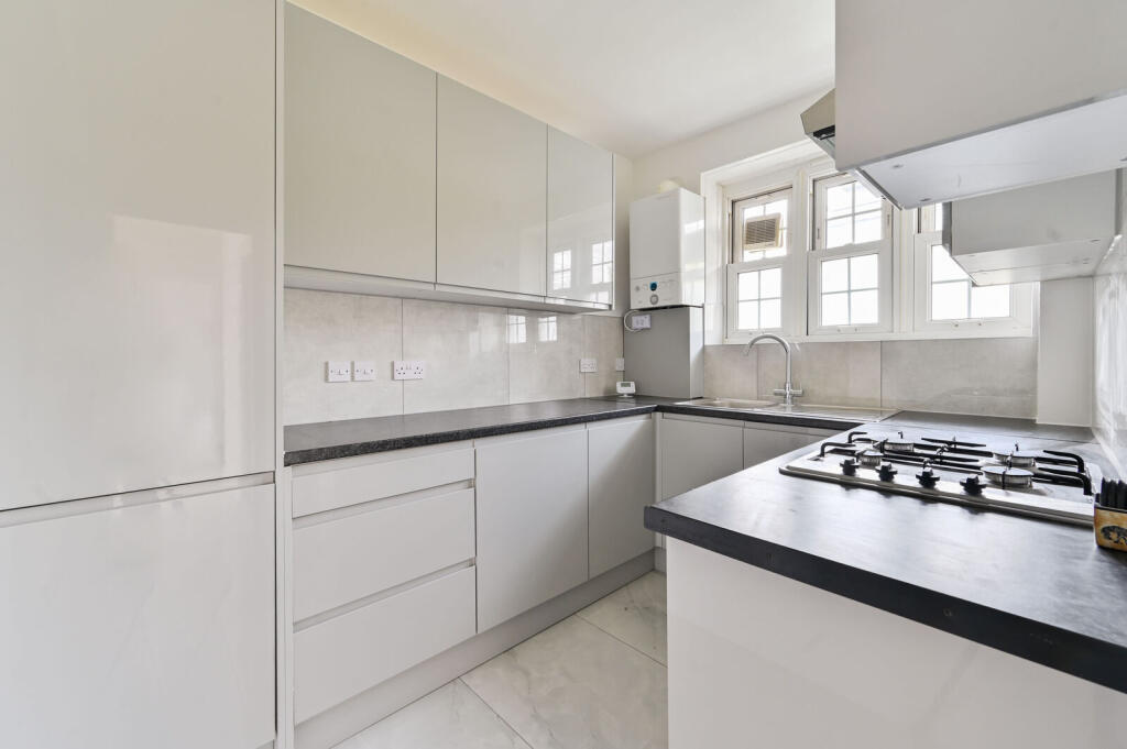 Apartment in London - View 2