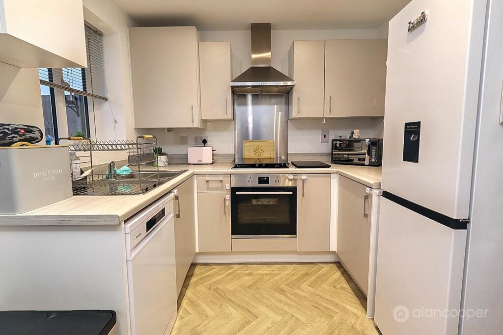 House in Nuneaton and Bedworth, St Nicolas Park - View 5