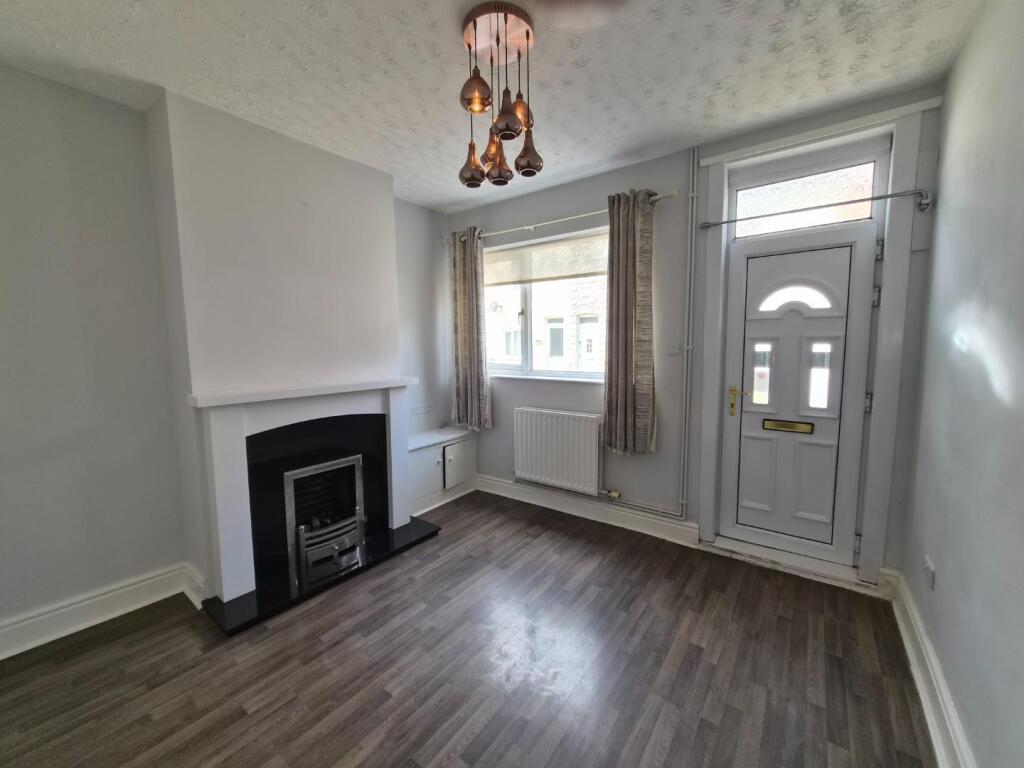 House in Lincoln, Lincolnshire - More