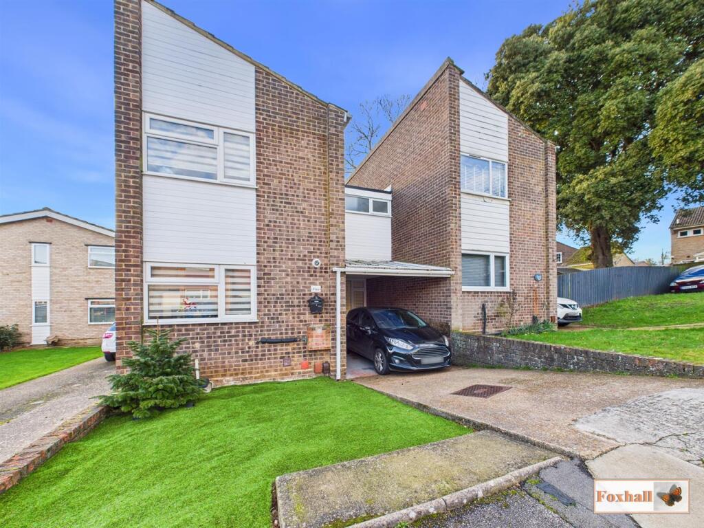 Main image of property: Abingdon Close, Ipswich