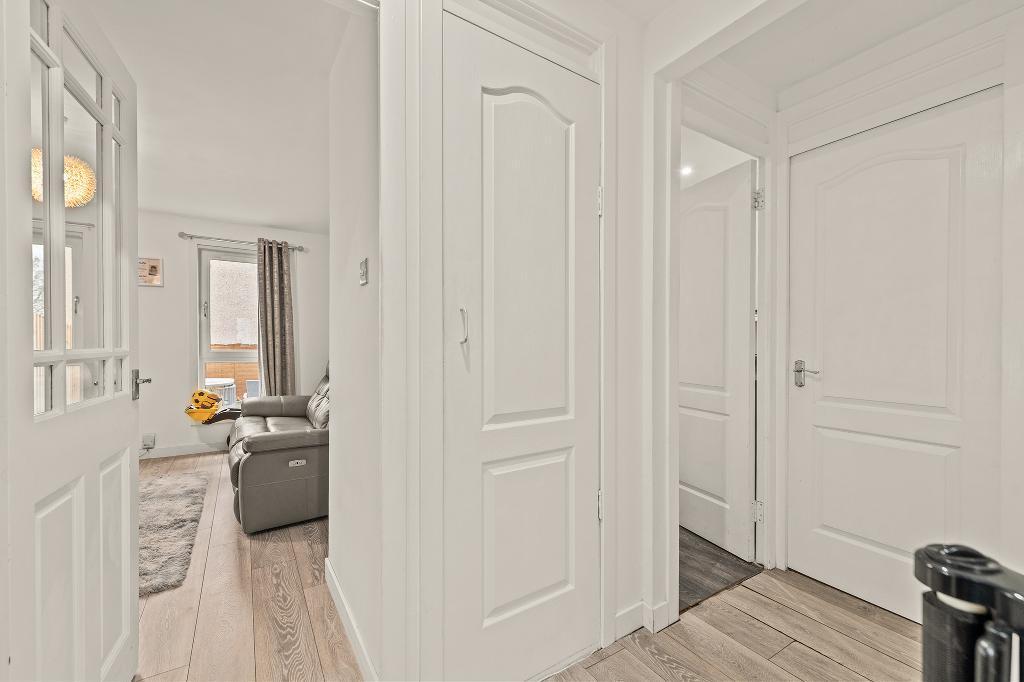 House in Stenhousemuir, Antonshill - View 3