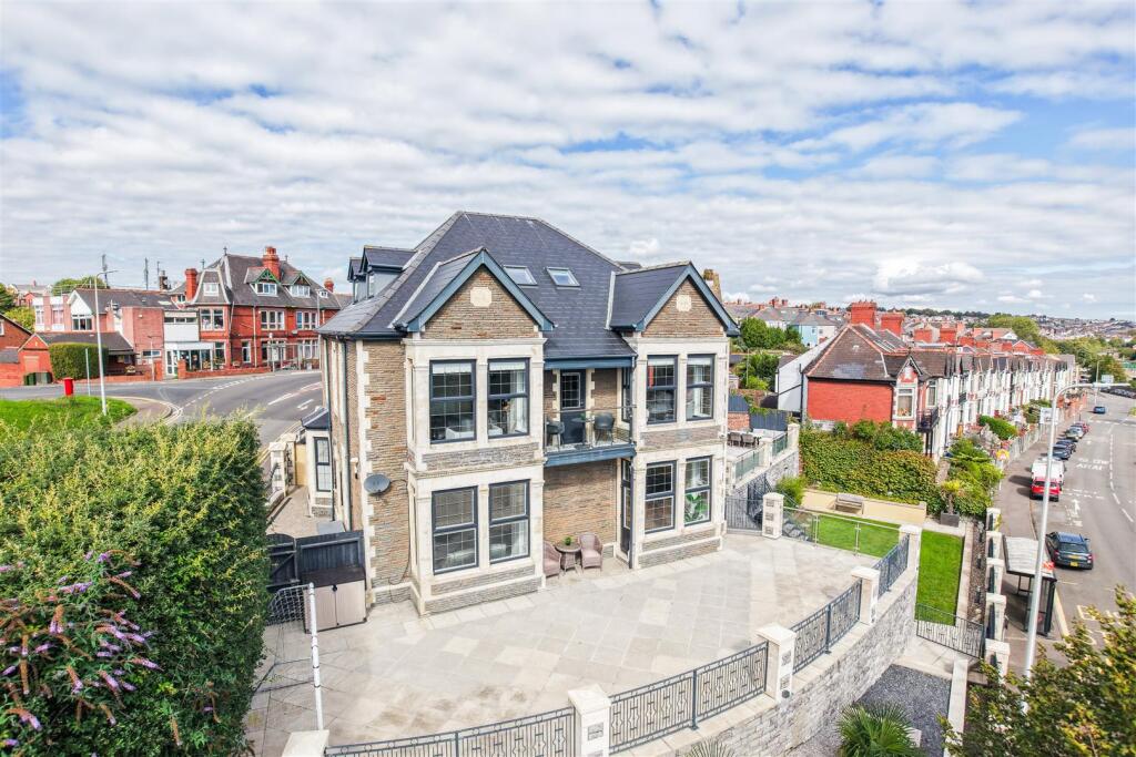 Main image of property: Parkstone House, 23 Park Avenue, Barry, CF62 7RL