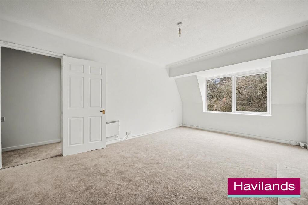 Homewillow Close, London photo 3