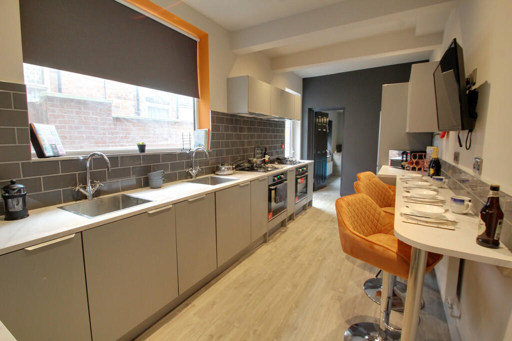 1 bedroom house share for rent