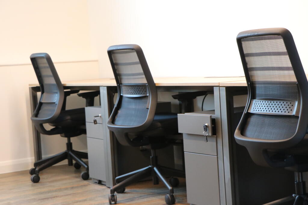 12 Person Office