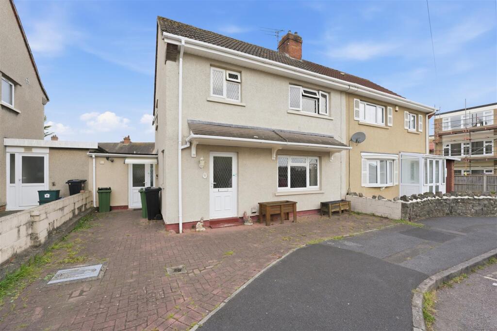 3-bed semi-detached on Staple Grove, Keynsham, £350,000