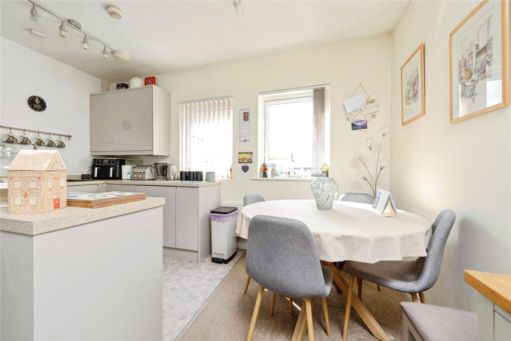 Apartment in Newquay, Cornwall - View 3