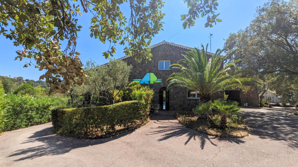 Main image of property: Provence-Alps-Cote d`Azur, Var, Roquebrune-sur-Argens