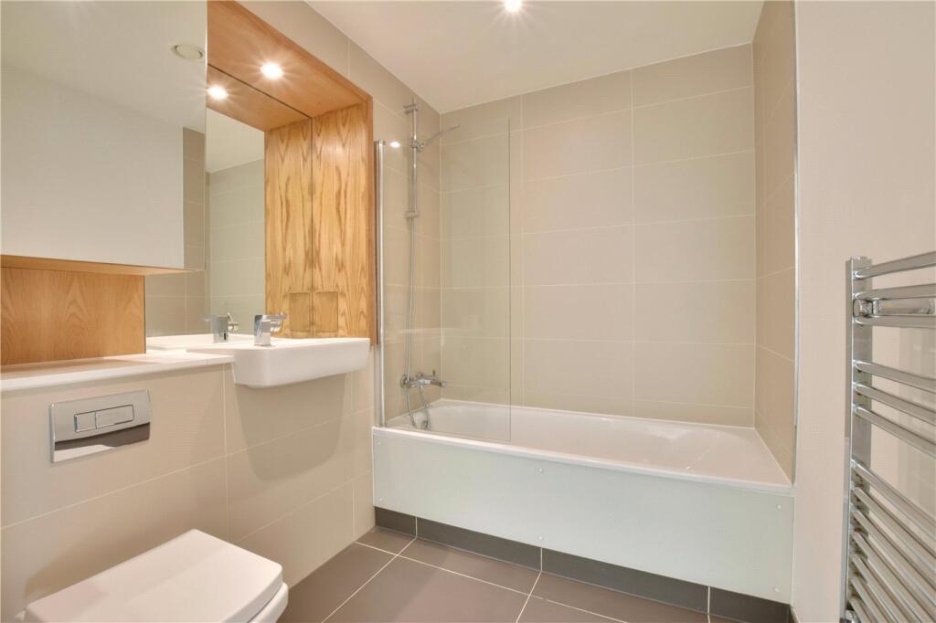 Apartment in London - More